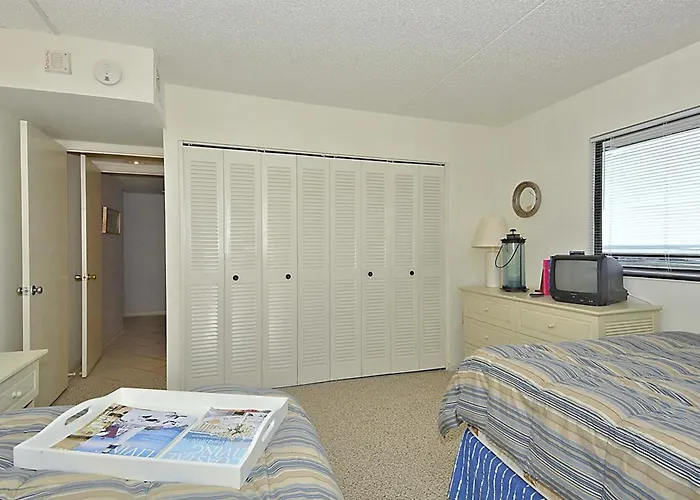 Golden Sands Apartment *