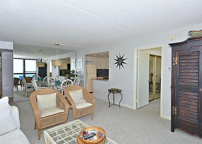 Golden Sands Apartment