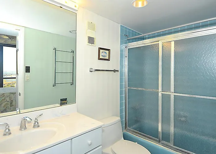 Golden Sands Apartment *