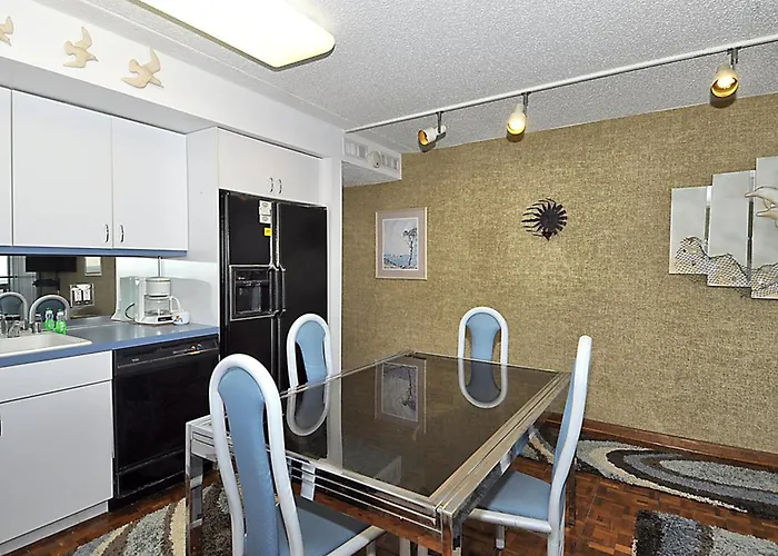Golden Sands Apartment