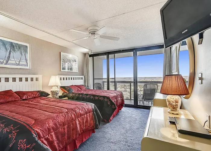 Golden Sands Apartment *