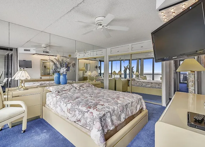 Golden Sands Apartment