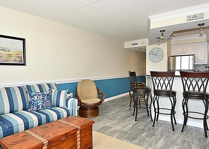 Golden Sands Apartment *